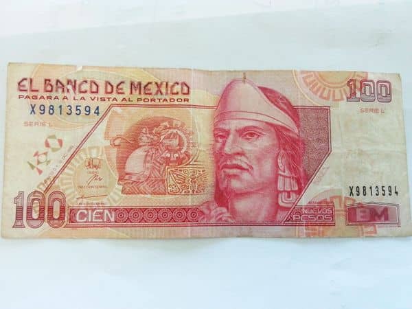 100 Nuevos Pesos from Mexico